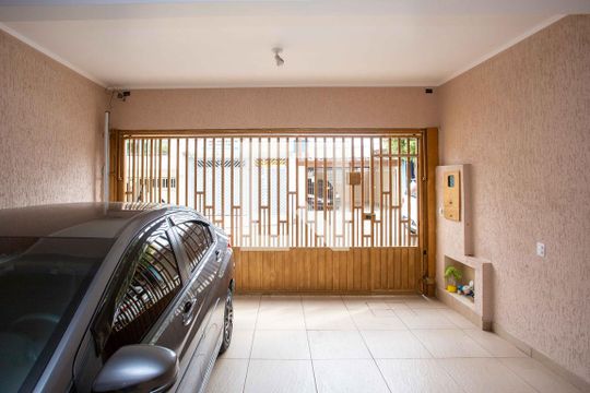 Garagem de casa à venda com 3 quartos, 215m² em Taboão, Diadema