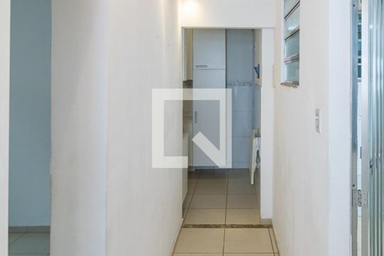 Corredor de casa à venda com 2 quartos, 59m² em Irajá, Rio de Janeiro
