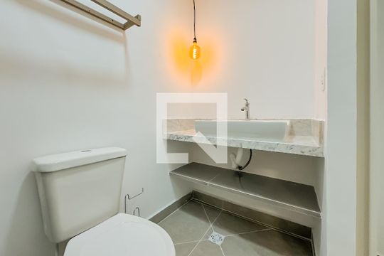 Banheiro Social de casa de condomínio para alugar com 1 quarto, 30m² em Vila Mariana, São Paulo