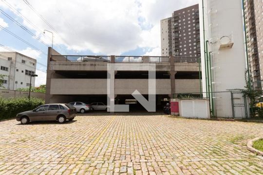 Garagem de apartamento para alugar com 3 quartos, 58m² em Parque Edu Chaves, São Paulo