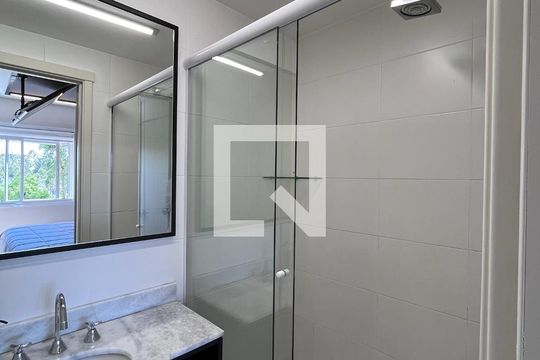 Banheiro de apartamento à venda com 2 quartos, 62m² em Marechal Rondon, Canoas