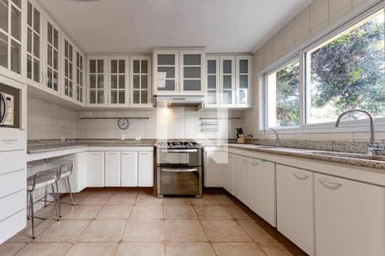 Cozinha de casa de condomínio à venda com 4 quartos, 754m² em Morumbi, São Paulo