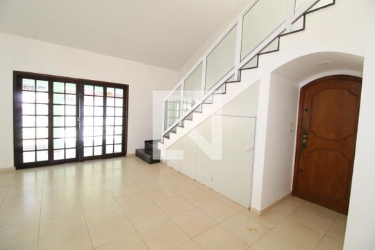 Sala 1 de casa para alugar com 4 quartos, 450m² em Jardim Alvorada, São José dos Campos
