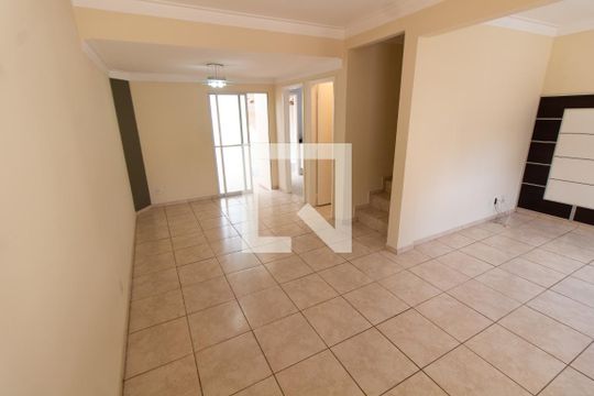 Casa de Condomínio para alugar com 3 quartos, 90m² em Bairro das Palmeiras, Campinas