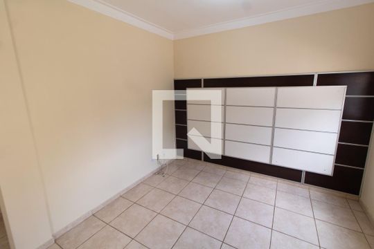 Sala de casa de condomínio para alugar com 3 quartos, 90m² em Bairro das Palmeiras, Campinas