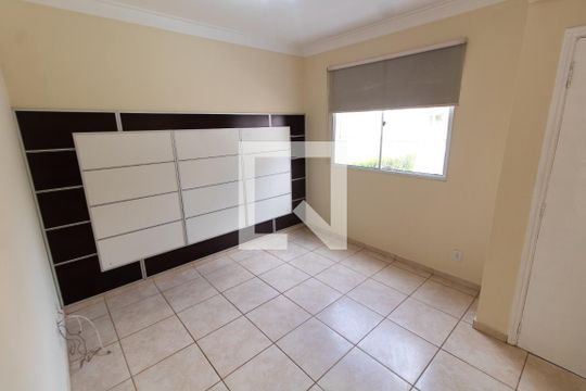 Sala de casa de condomínio para alugar com 3 quartos, 90m² em Bairro das Palmeiras, Campinas