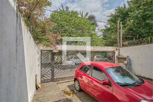 Casa à venda com 2 quartos, 180m² em Granja Julieta, São Paulo