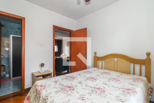 Suíte de casa à venda com 3 quartos, 140m² em Costa E Silva, Porto Alegre