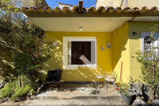 Área comum de casa para alugar com 1 quarto, 49m² em Granja Viana, Cotia