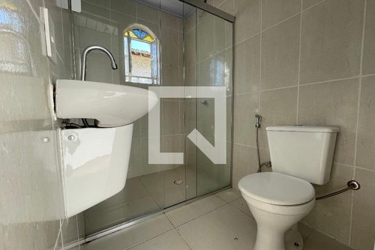 Banheiro de casa para alugar com 1 quarto, 49m² em Granja Viana, Cotia