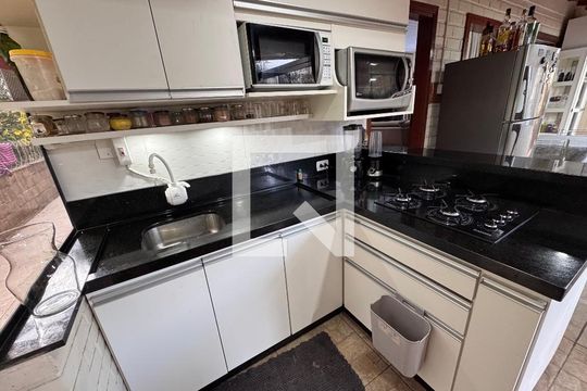 Cozinha de casa à venda com 2 quartos, 150m² em Scharlau, São Leopoldo
