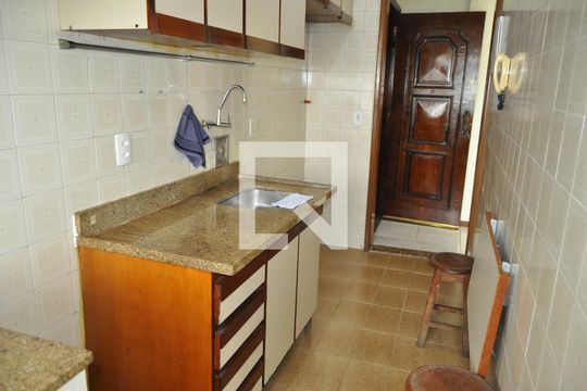 Cozinha de apartamento para alugar com 2 quartos, 60m² em Engenho de Dentro, Rio de Janeiro