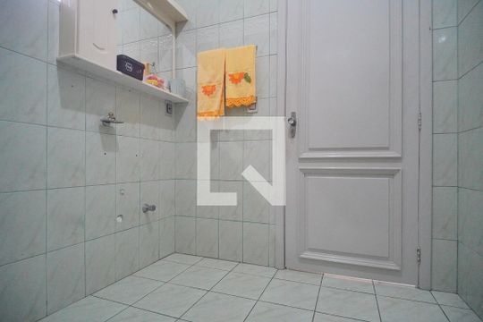 Banheiro de casa à venda com 3 quartos, 120m² em São Jorge, Novo Hamburgo