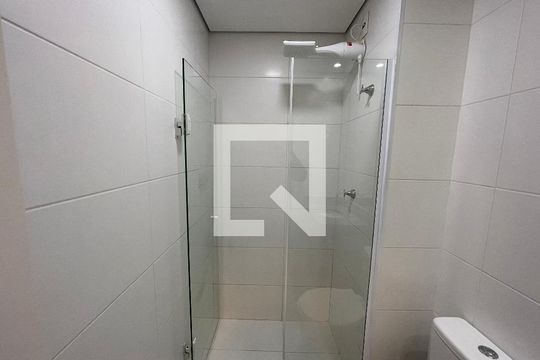 Banheiro de apartamento para alugar com 1 quarto, 24m² em Butantã, São Paulo