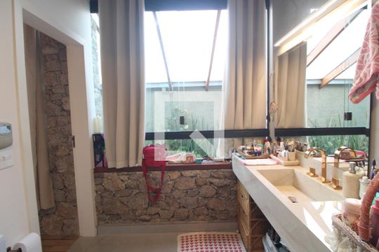Banheiro Suíte 2 de casa para alugar com 3 quartos, 400m² em Vila da Saúde, São Paulo