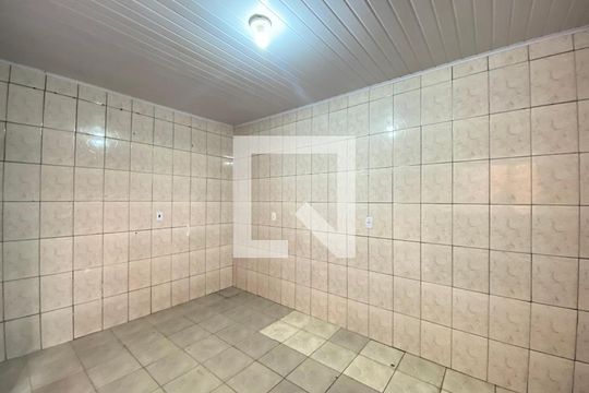 Cozinha de casa para alugar com 1 quarto, 60m² em Jardim Vila Galvao, Guarulhos