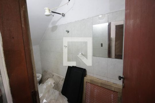 Banheiro externo de casa à venda com 4 quartos, 121m² em Adalgisa, Osasco