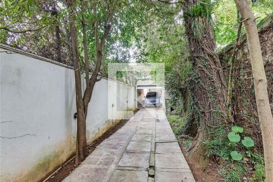 Casa à venda com 4 quartos, 451m² em Santo Amaro, São Paulo