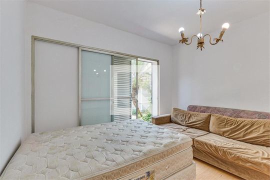 Casa de Condomínio à venda com 4 quartos, 300m² em Santo Amaro, São Paulo