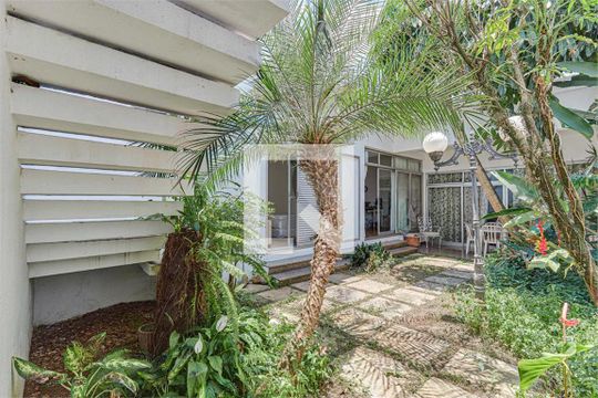 Casa de Condomínio à venda com 4 quartos, 300m² em Santo Amaro, São Paulo