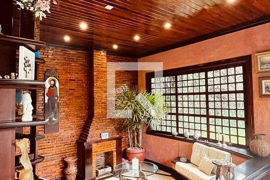 Sala de casa de condomínio à venda com 5 quartos, 385m² em Recreio dos Bandeirantes, Rio de Janeiro