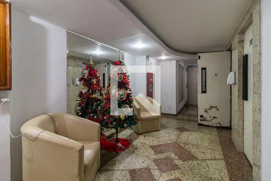 Hall social de kitnet/studio à venda com 1 quarto, 26m² em Centro Histórico, Porto Alegre