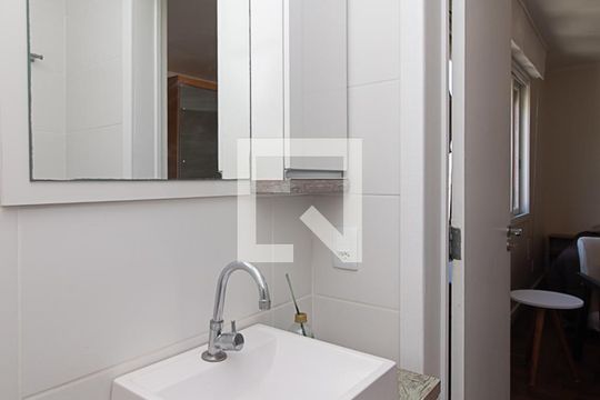 Banheiro Social de kitnet/studio à venda com 1 quarto, 26m² em Centro Histórico, Porto Alegre