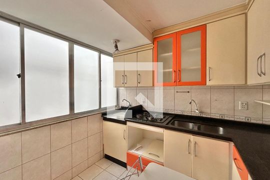 Cozinha de apartamento à venda com 3 quartos, 84m² em Centro, São Leopoldo