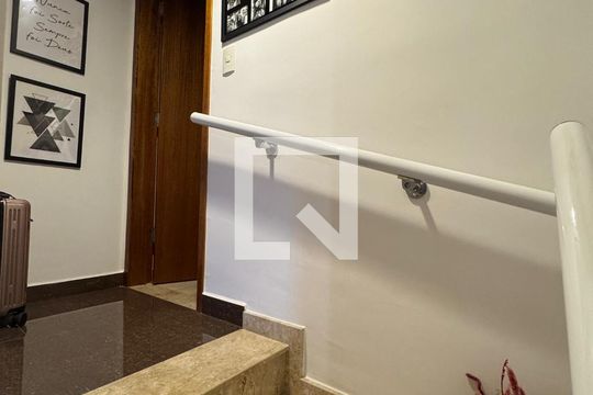 Escada de casa de condomínio à venda com 2 quartos, 62m² em Casa Verde, São Paulo