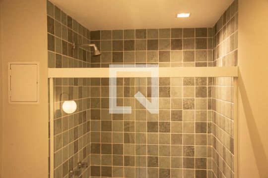 Banheiro de kitnet/studio à venda com 1 quarto, 28m² em Vila Clementino, São Paulo