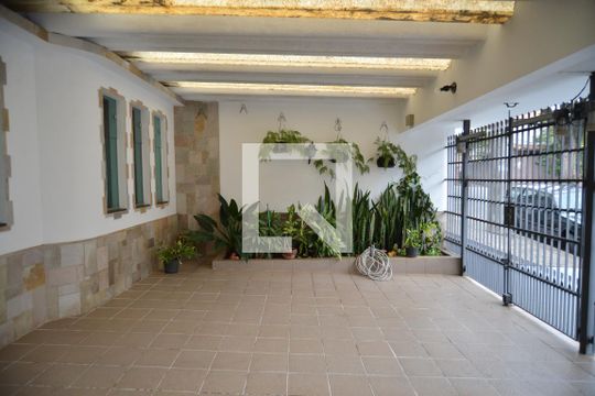 Garagem de casa à venda com 3 quartos, 240m² em Vila Alzira, Santo André