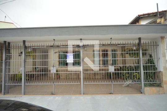 Fachada de casa à venda com 3 quartos, 240m² em Vila Alzira, Santo André