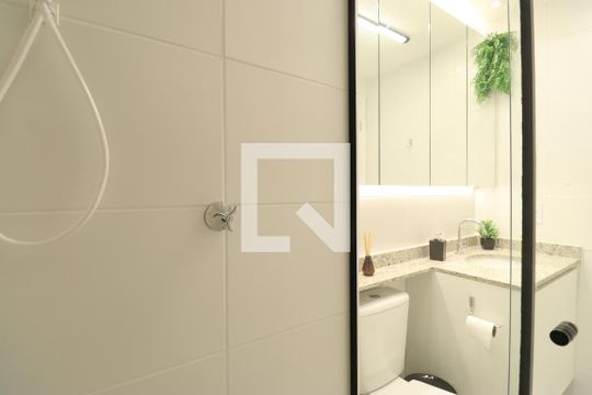 Banheiro de apartamento à venda com 1 quarto, 24m² em Pompeia, São Paulo