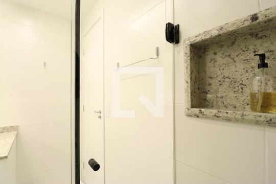 Banheiro de apartamento à venda com 1 quarto, 24m² em Pompeia, São Paulo