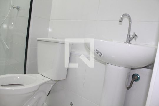 Banheiro Social de apartamento à venda com 2 quartos, 38m² em Vila Galvão, Guarulhos