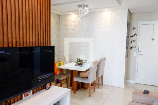 Sala de apartamento à venda com 2 quartos, 57m² em Continental, Osasco