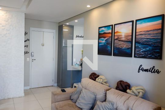 Sala de apartamento à venda com 2 quartos, 57m² em Continental, Osasco