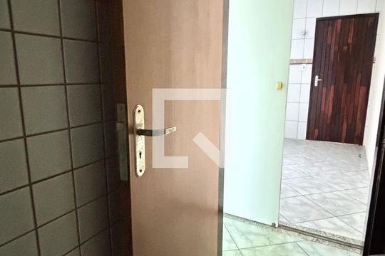 Lavabo de casa para alugar com 2 quartos, 125m² em Utinga, Santo André