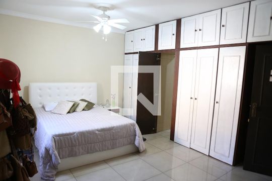 Suíte de casa à venda com 5 quartos, 300m² em Jardim Vera Cruz, Contagem