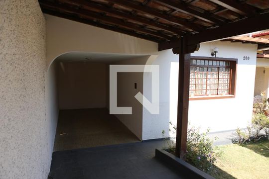 Quintal de casa à venda com 5 quartos, 300m² em Jardim Vera Cruz, Contagem