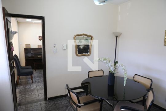 Sala de casa à venda com 5 quartos, 300m² em Jardim Vera Cruz, Contagem