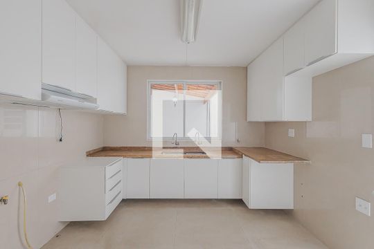 Cozinha de casa à venda com 4 quartos, 300m² em Jardim Paulista, São Paulo