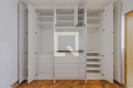 Suíte 1 de casa à venda com 4 quartos, 300m² em Jardim Paulista, São Paulo