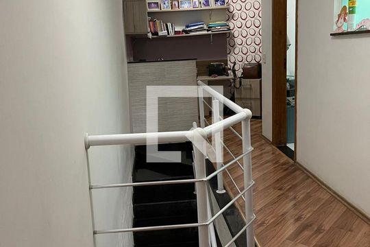 Corredor de casa à venda com 3 quartos, 250m² em Vila Dora, Santo André