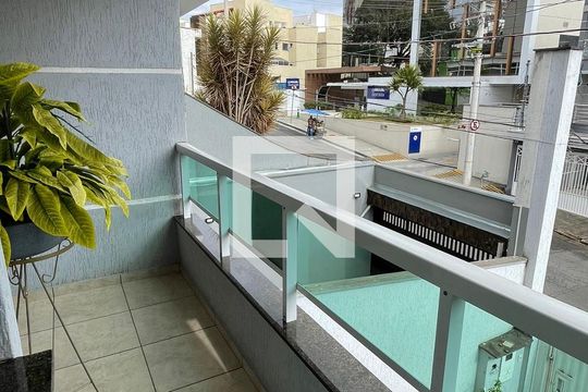 Sacada de casa à venda com 3 quartos, 250m² em Vila Dora, Santo André