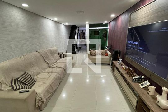 Sala de casa à venda com 3 quartos, 250m² em Vila Dora, Santo André