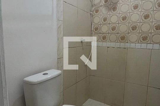 Banheiro de kitnet/studio para alugar com 1 quarto, 25m² em Cidade Universitária, Campinas
