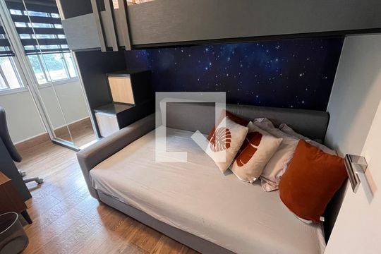 Quarto  de apartamento para alugar com 2 quartos, 62m² em Barra da Tijuca, Rio de Janeiro