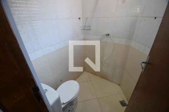 Banheiro de kitnet/studio para alugar com 1 quarto, 13m² em Cidade Universitária, Campinas