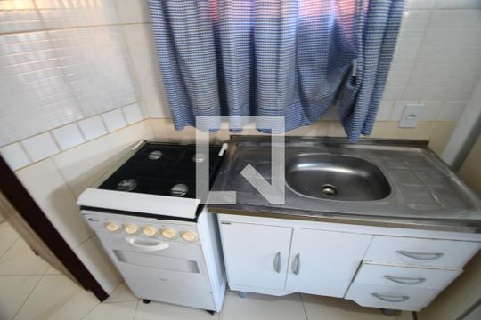 Cozinha de kitnet/studio para alugar com 1 quarto, 13m² em Cidade Universitária, Campinas
